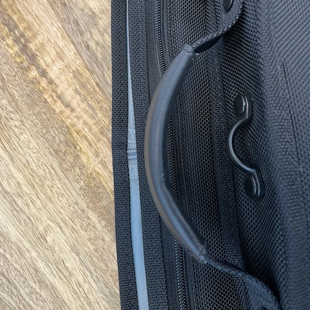 Briggs & Riley Travelware Bifold Black Nylon Garment  Wardrobe Bag Hook to Hang